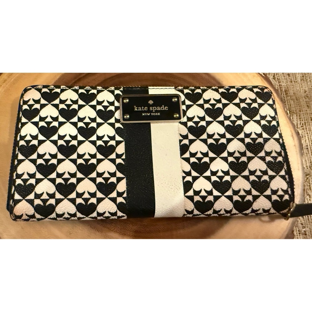 KATE SPADE 2015 NEDA WALLET BLACK/WHITE SPADES AND STRIPED PENN PLACE